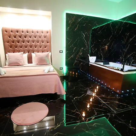 فندق مبيت وإفطار My Luxury نابولي